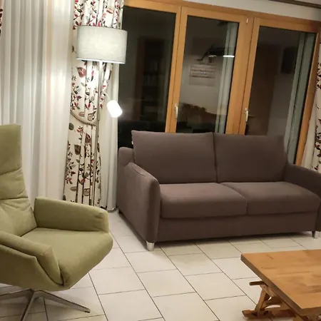 Appartement Au Pied De La Telecabine, Saastalcards *