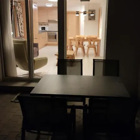 Appartement Au Pied De La Telecabine, Saastalcards