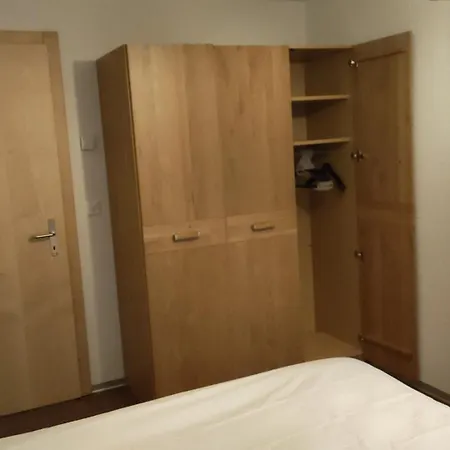 Apartment Au Pied De La Telecabine, Saastalcards