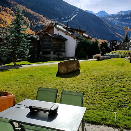 Apartment Au Pied De La Telecabine, Saastalcards