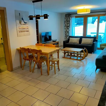 Appartement Au Pied De La Telecabine, Saastalcards *