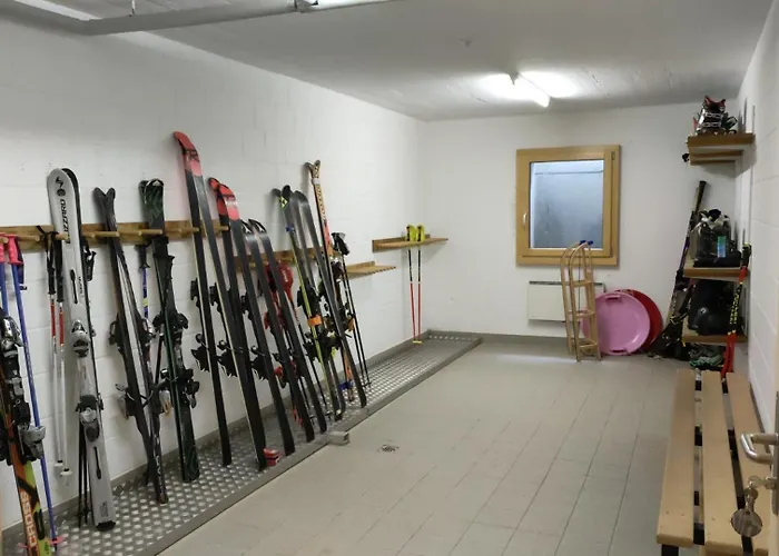 Au Pied De La Telecabine, Saastalcards