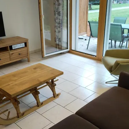 Appartement Au Pied De La Telecabine, Saastalcards *